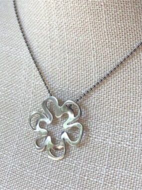 Silpada Retired Cut Out Flower Necklace